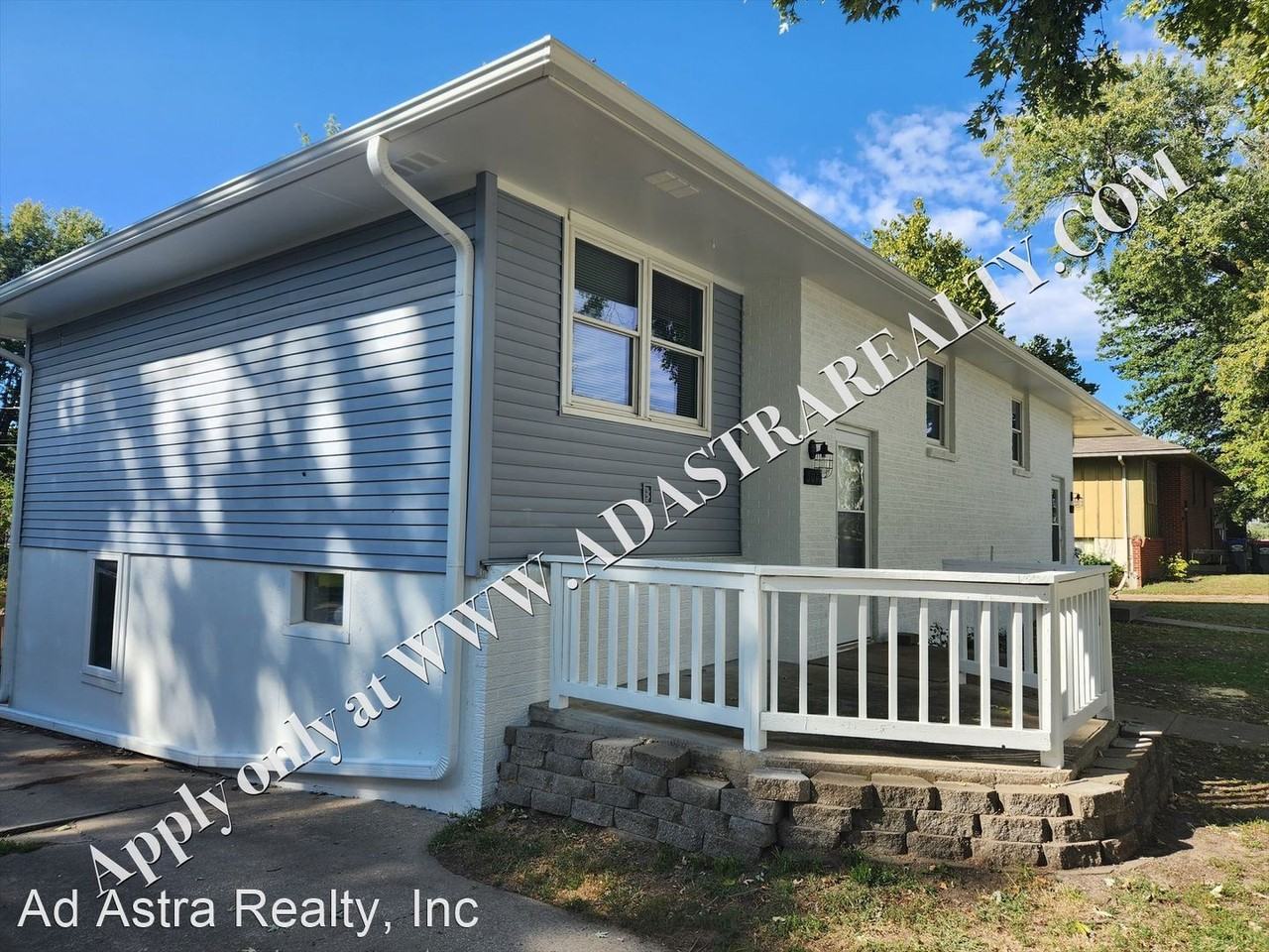 3012 N 155th Ter - Photo 2 of 23