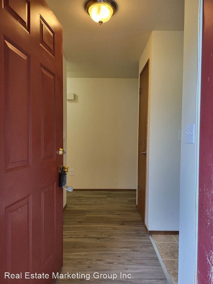 130 Sw 10th St - Photo 2 of 14