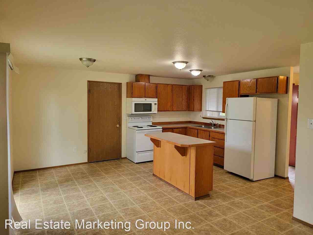 130 Sw 10th St - Photo 3 of 14