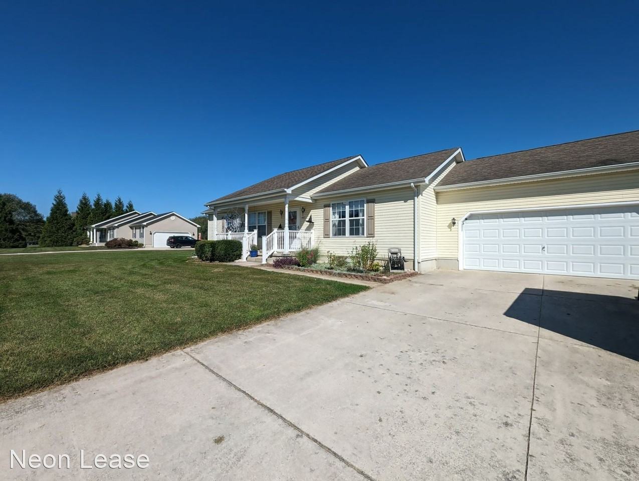 441 W Chestnut Ridge Dr - Photo 3 of 33