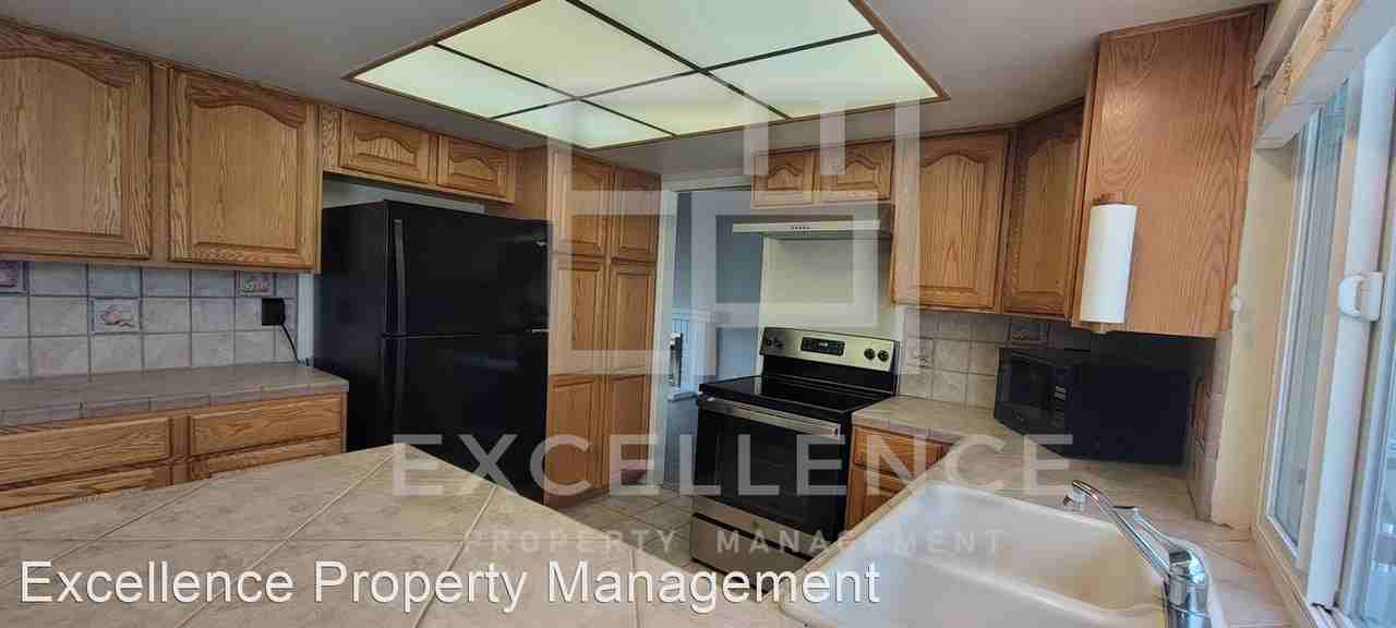 4471 Hampshire Pl - Photo 2 of 17