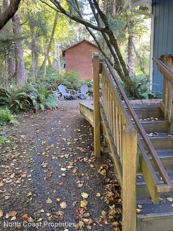 115 Ross Ln - Photo 2 of 17