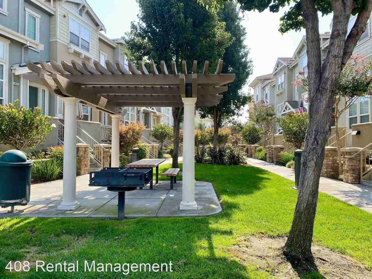 18440 Jade Ln - Photo 3 of 26