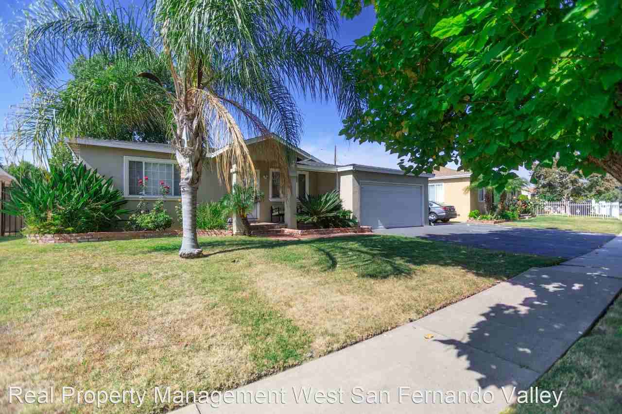 8419 Wakefield Ave - Photo 2 of 37