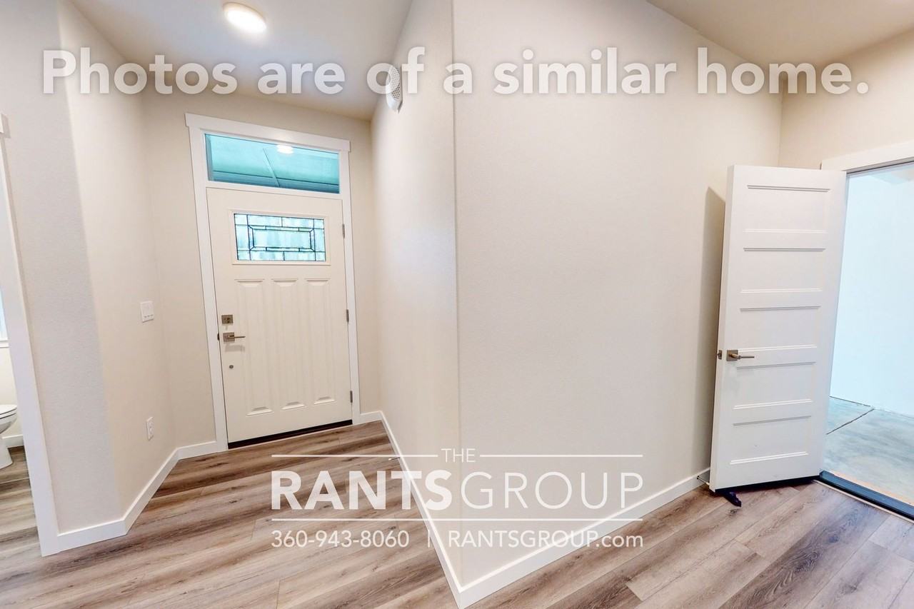9040 Wyatt Loop - Photo 3 of 42
