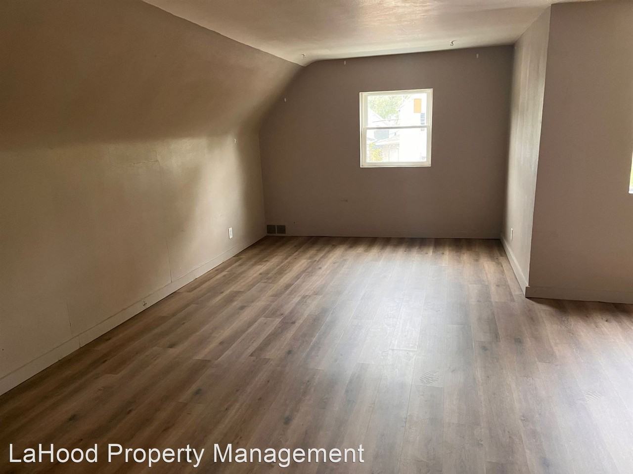 1602 NE Jefferson St. - Photo 2 of 10