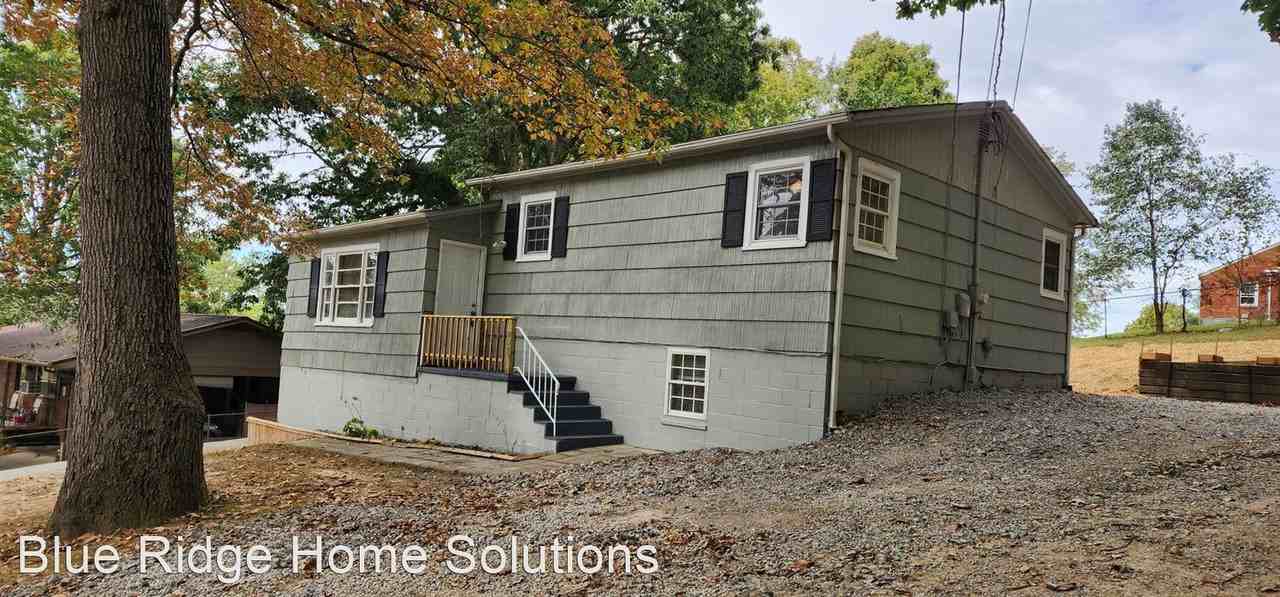 1909 Housley Cir - Photo 2 of 17