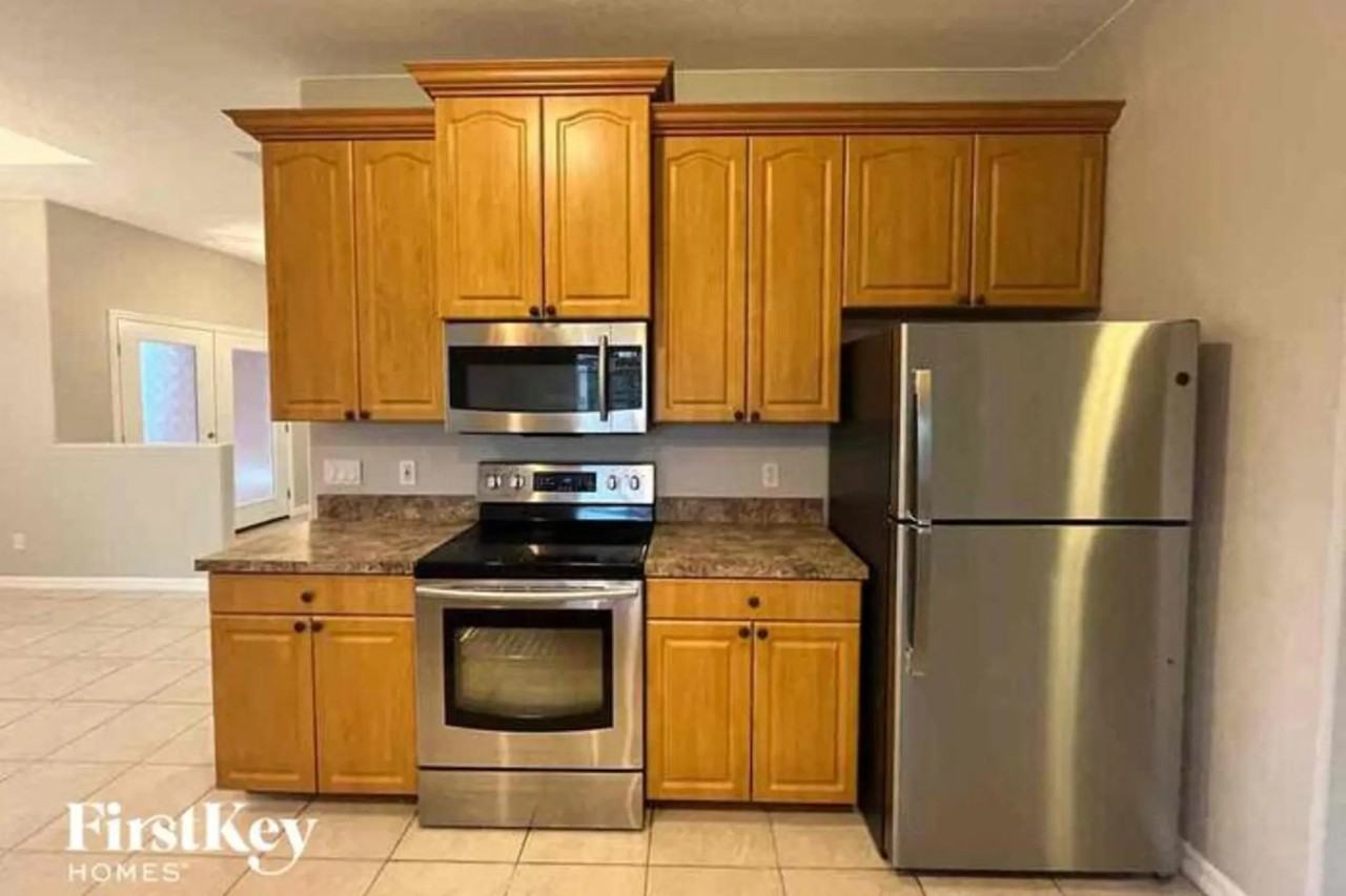 2349 Nuremberg Blvd - Photo 2 of 19