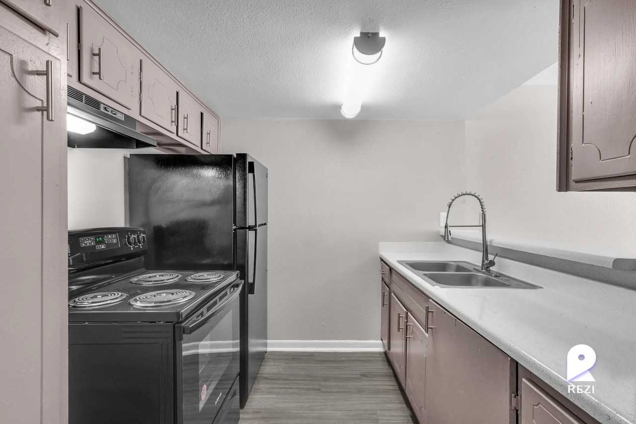 5135 North Fwy 78, Houston, TX 77022 1 Bedroom Apartment for 925/month