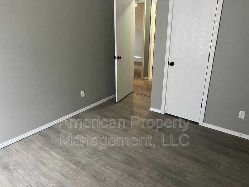 4712 Ne Wisconsin St - Photo 3 of 10