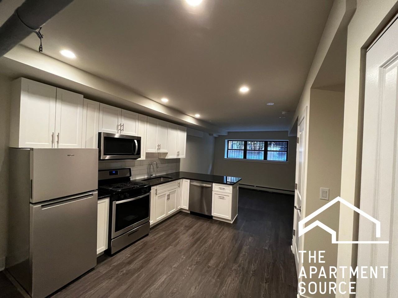 720 W Grace St #3S - Photo 2 of 10