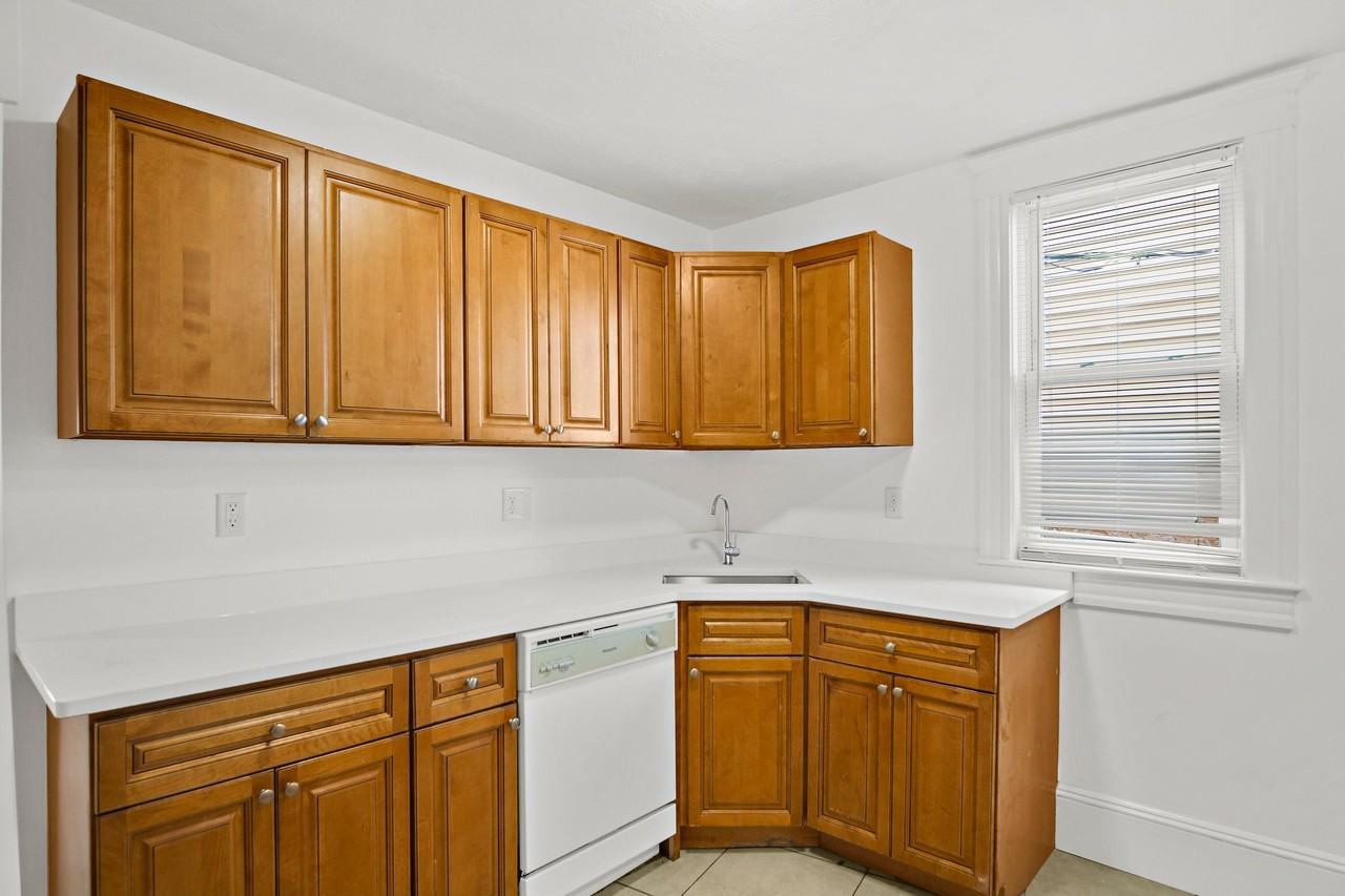 2 Walnut St #2 - Photo 5 of 21
