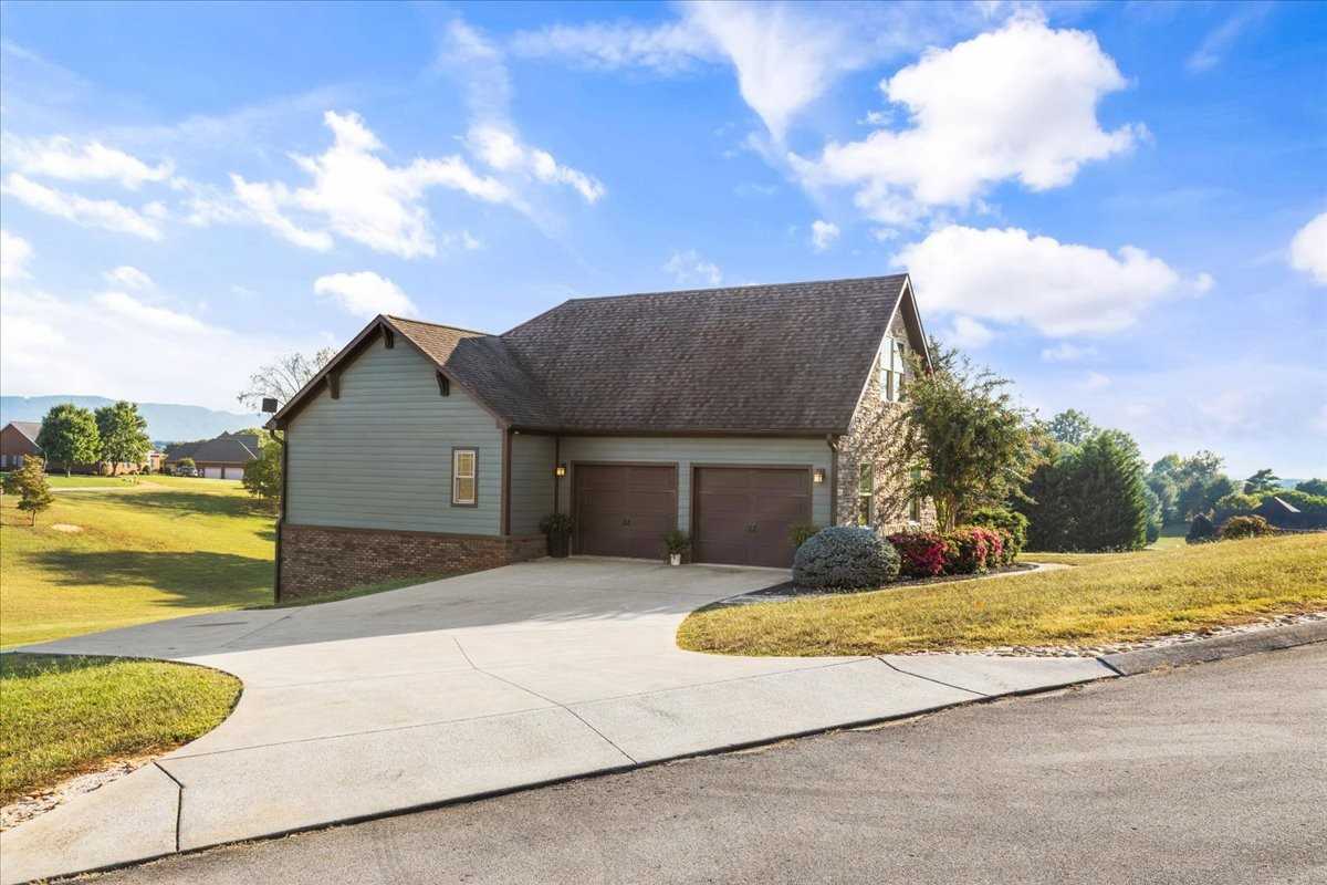 1307 Woodland Trce - Photo 3 of 41