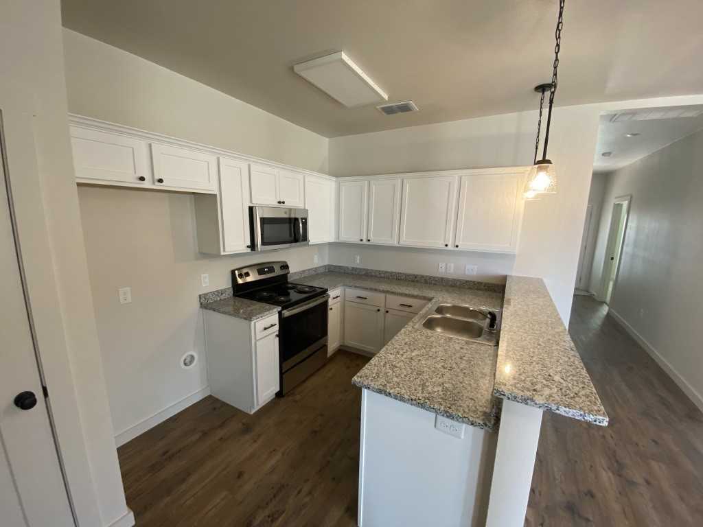 2539 138th St - Photo 3 of 10