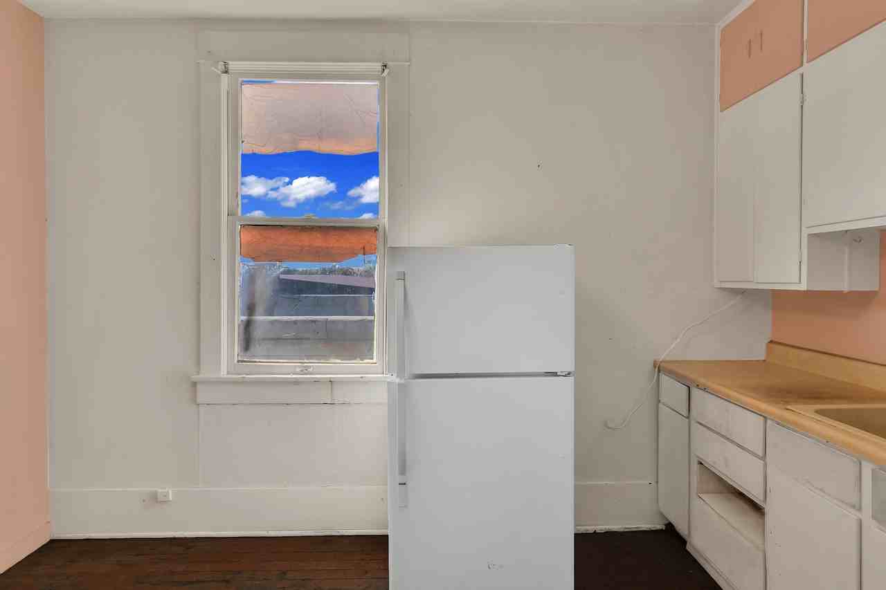 153 2Nd St - Photo 3 of 11