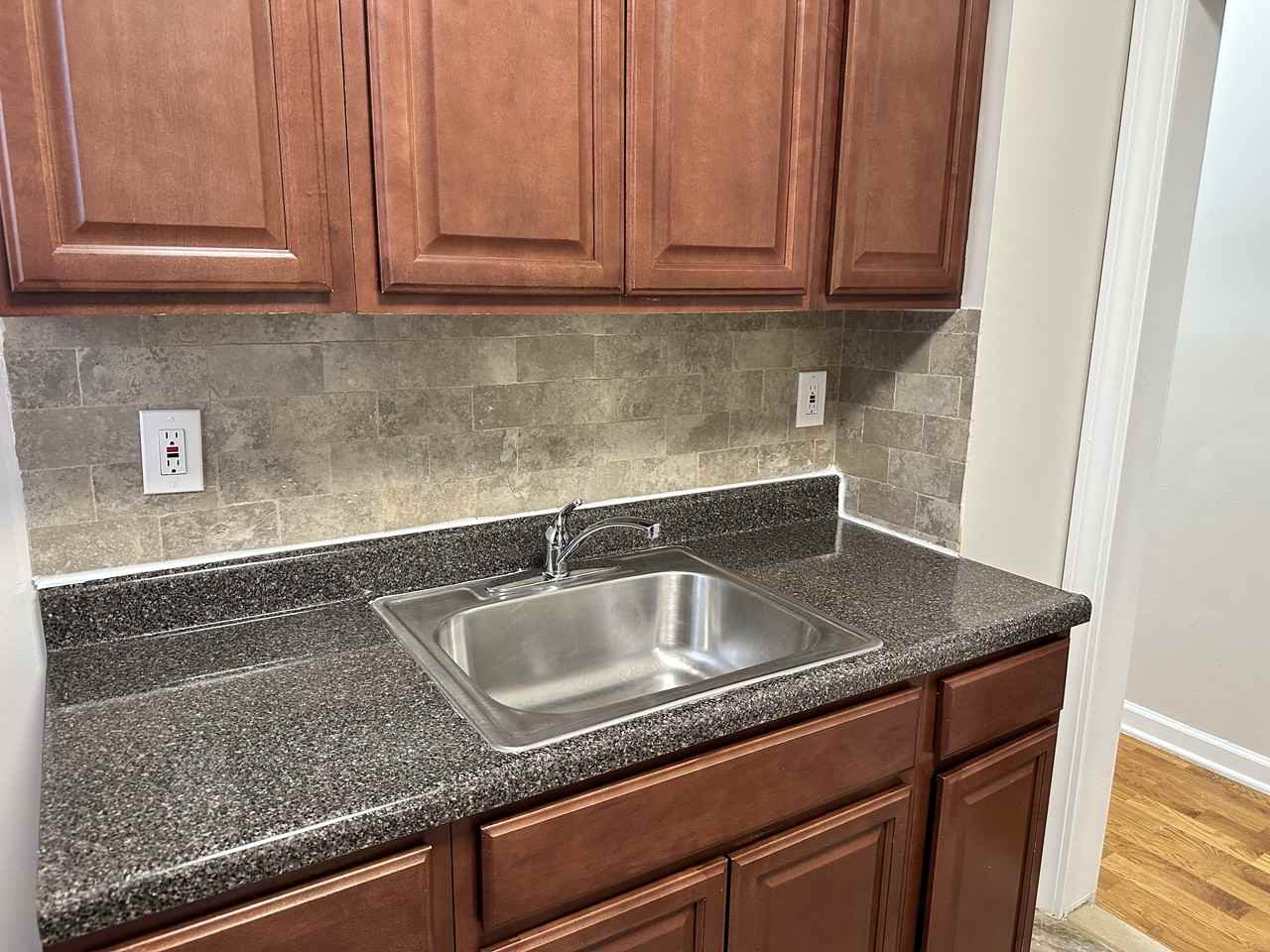 146 Manhattan Avenue ##1 - Photo 4 of 24