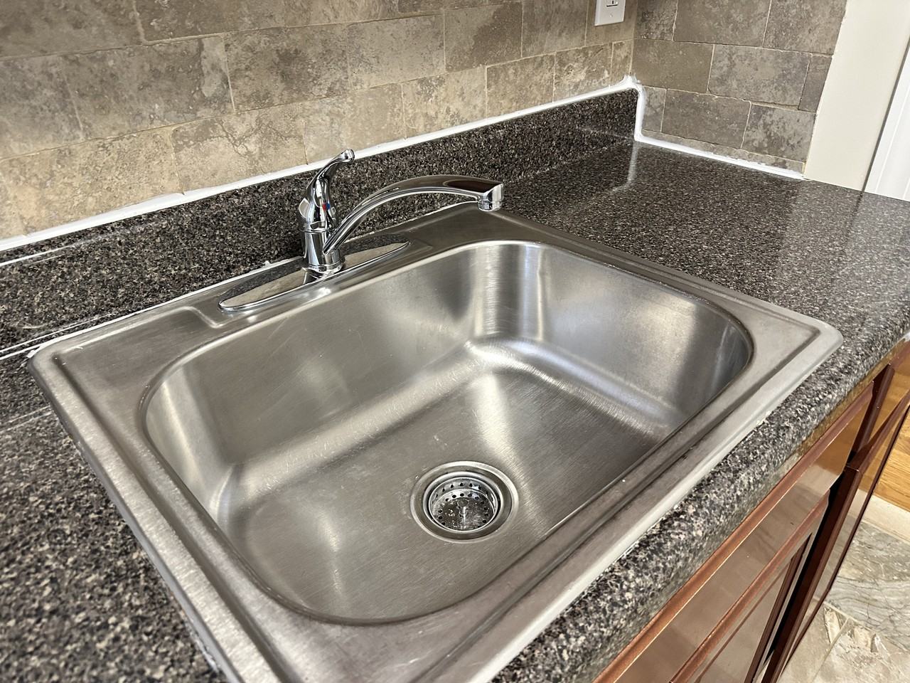 146 Manhattan Avenue ##1 - Photo 5 of 24