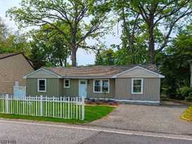132 E Shawnee Trl  
