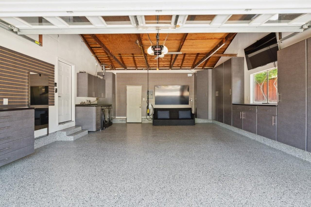 2076 Mallard Drive - Photo 3 of 10