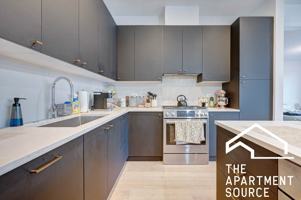 featured image of 1701 W Webster Ave #712