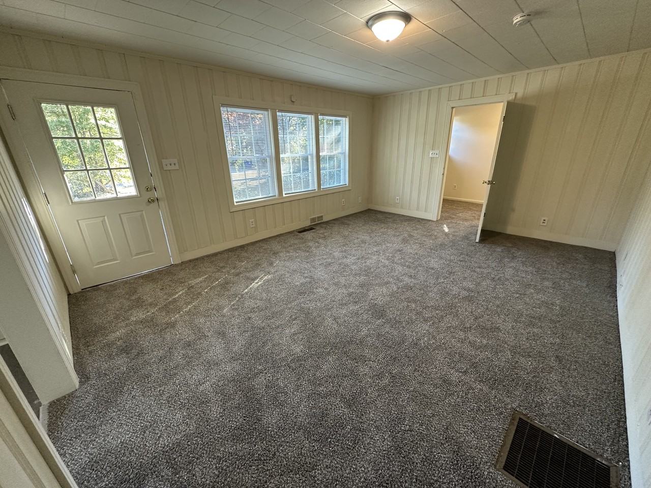1103 Wooded Ave - Photo 3 of 18