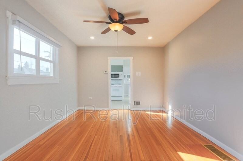 397 S Logan St - Photo 2 of 18