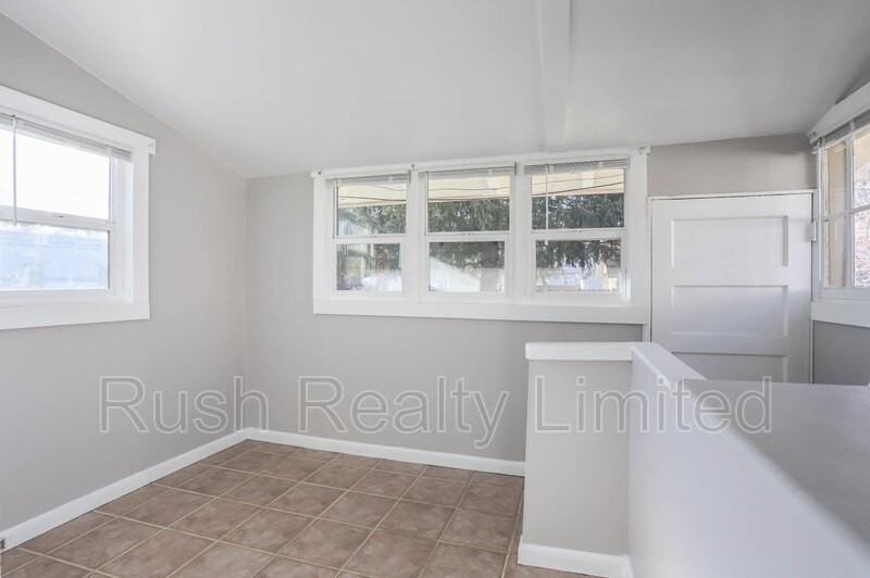 397 S Logan St - Photo 6 of 18