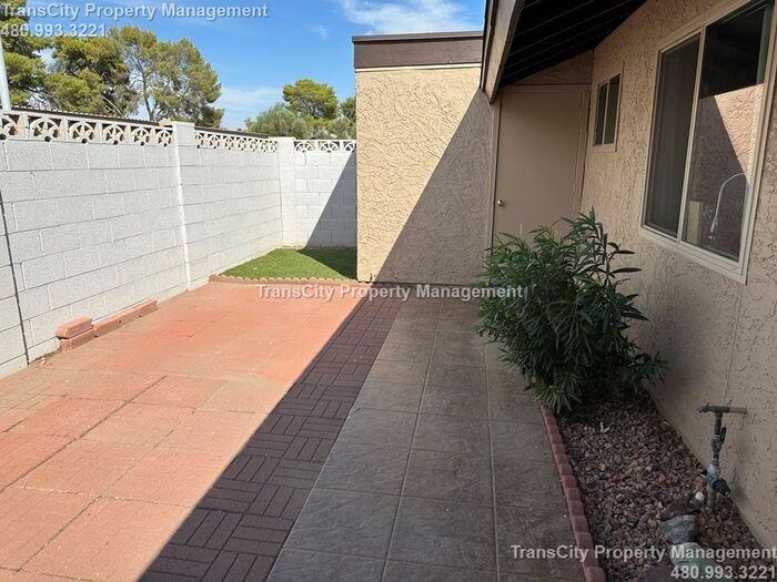 17806 N 45th Ave - Photo 2 of 21