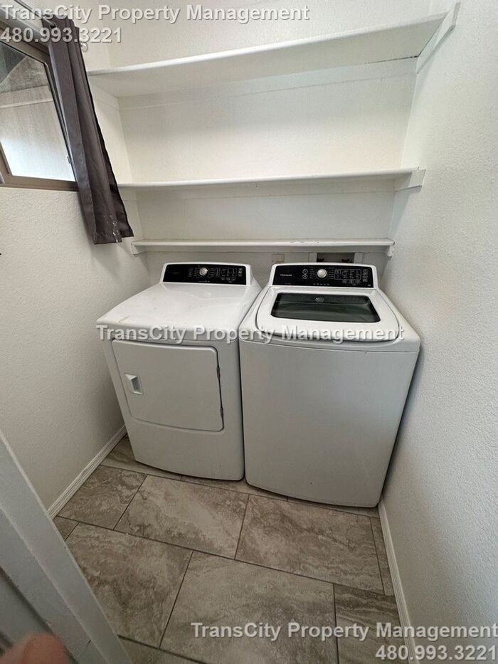 17806 N 45th Ave - Photo 3 of 21