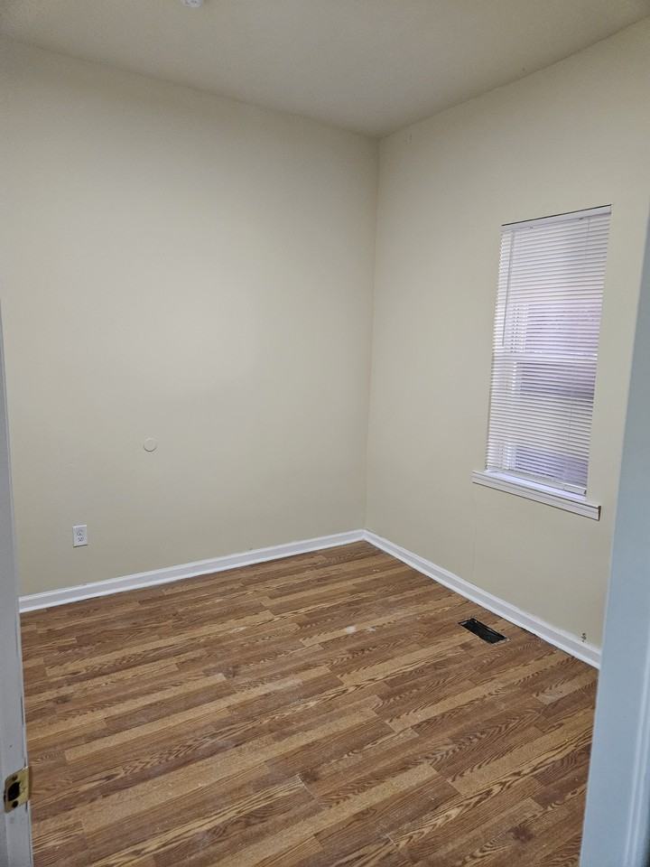 1572 Mount Ephraim Ave #A - Photo 2 of 8