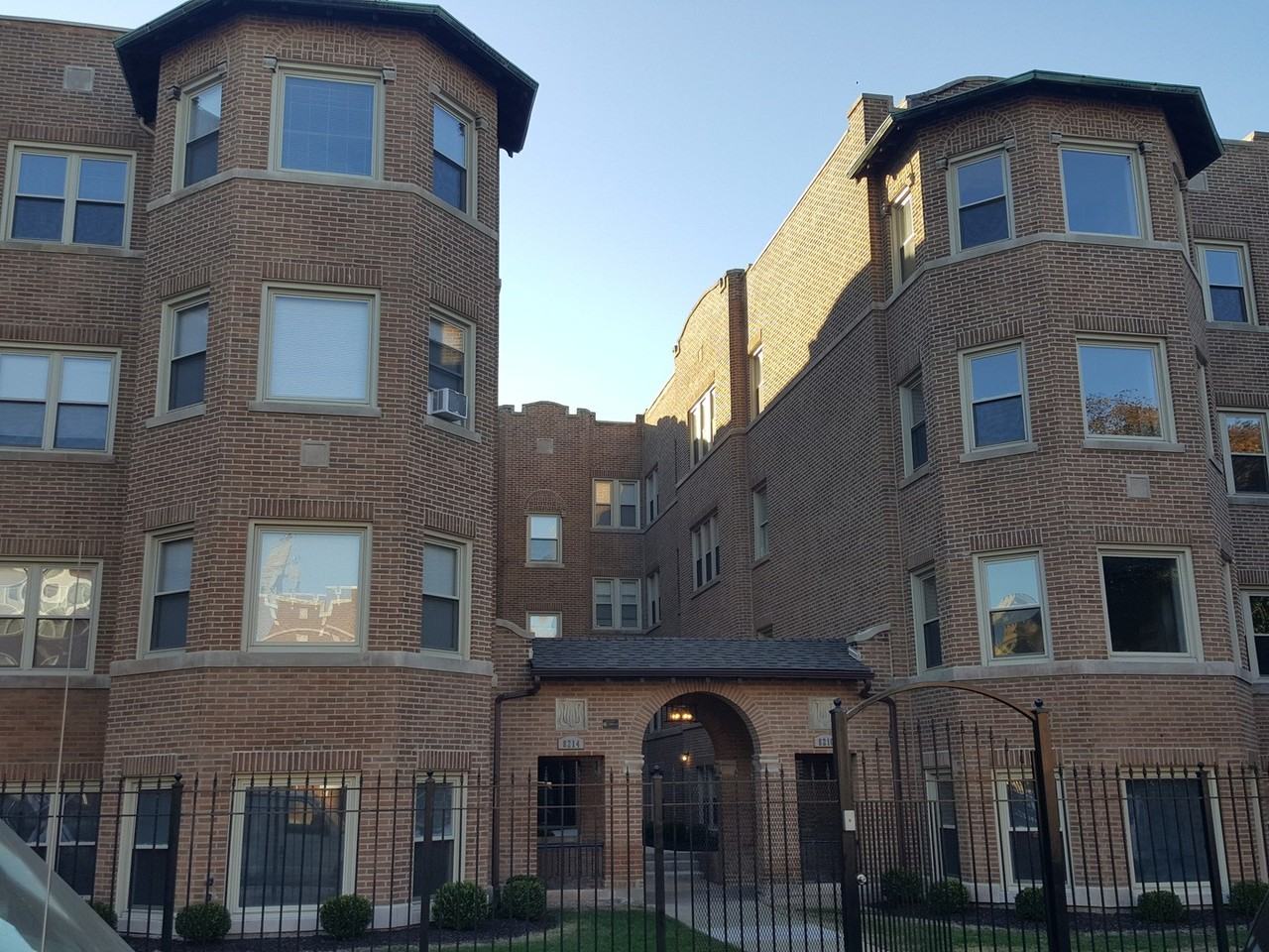 8935 S Dauphin Ave Apartments - 8935-39 S Dauphin Ave, Chicago, IL 60619