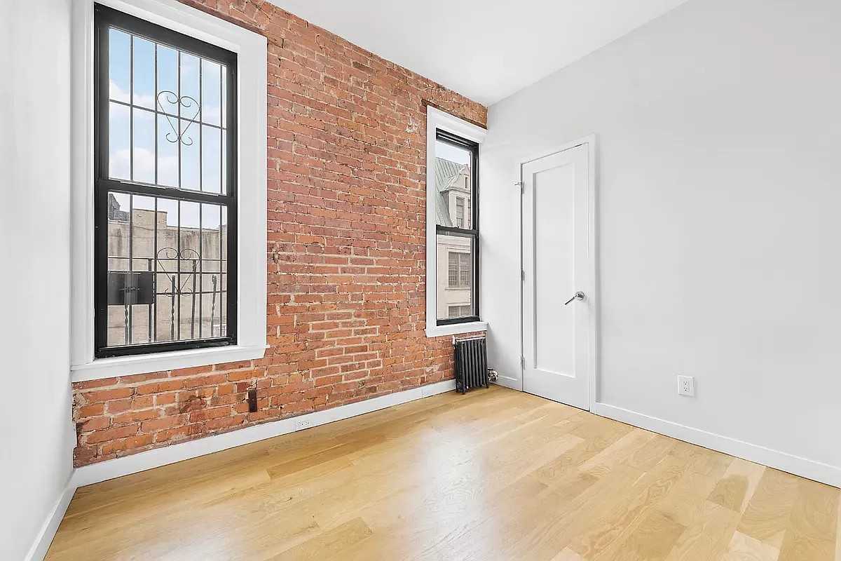 23 Catherine Street #2C