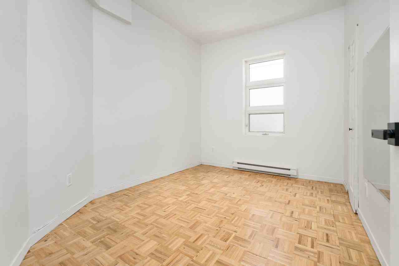 1686 Rue Leclaire - Photo 6 of 18