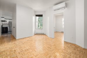 featured image of 1686 Rue Leclaire