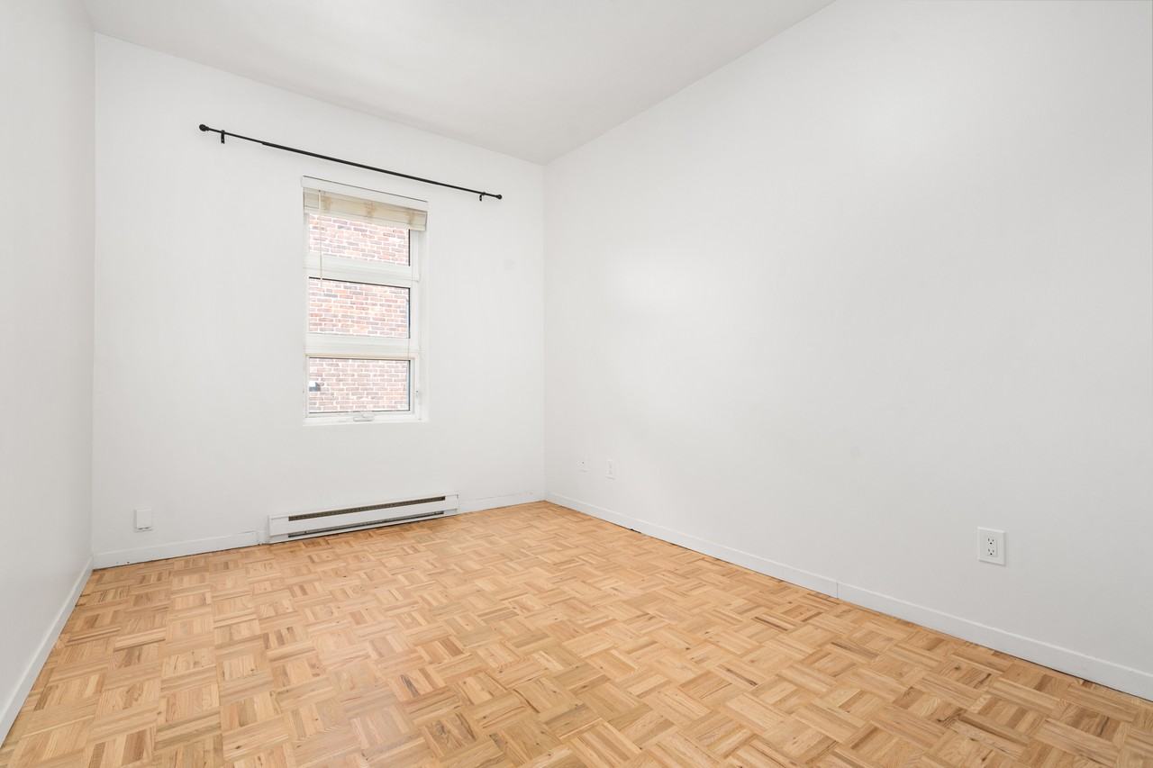 1686 Rue Leclaire - Photo 7 of 18