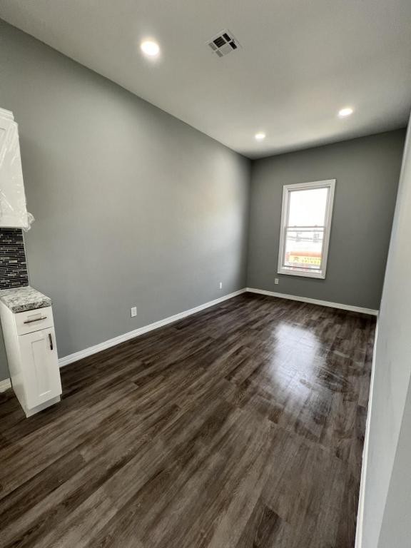 44 Marshall St - Photo 6 of 25