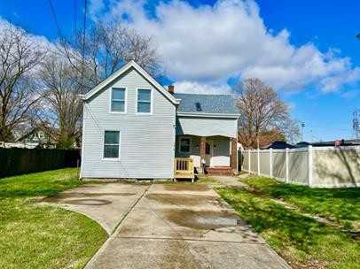 1401 Jefferson Ave - Photo 3 of 7