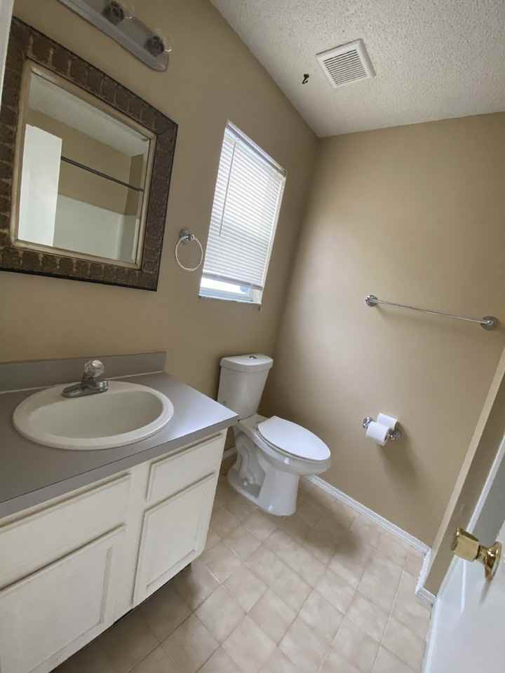 10132 Lone Star Rd - Photo 3 of 18