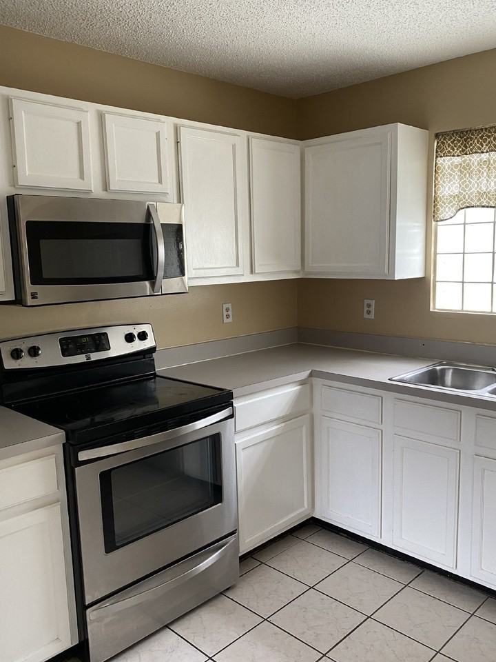 10132 Lone Star Rd - Photo 4 of 18