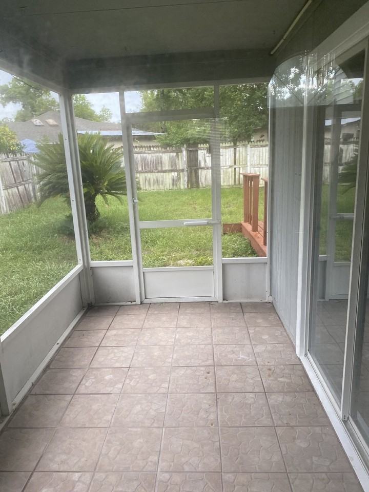 10132 Lone Star Rd - Photo 7 of 18