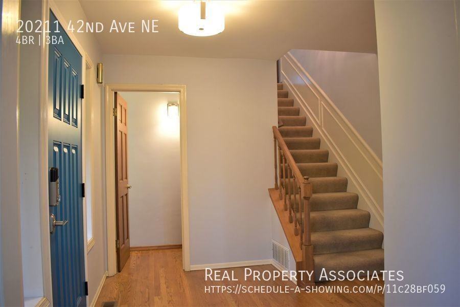 20211 42nd Ave Ne - Photo 3 of 30