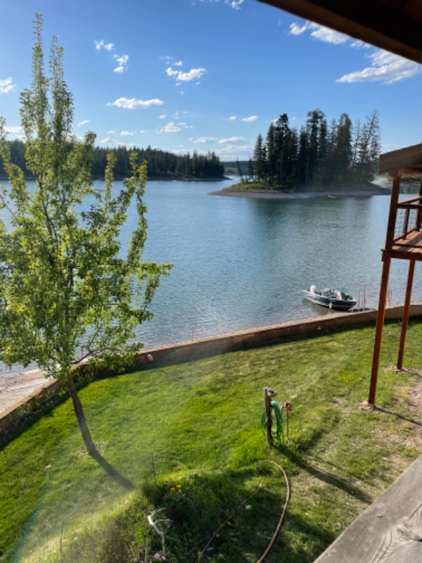 576 W Village Dr - Photo 2 of 14