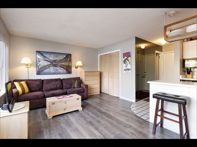 725 E Main St #110 - Photo 6 of 15