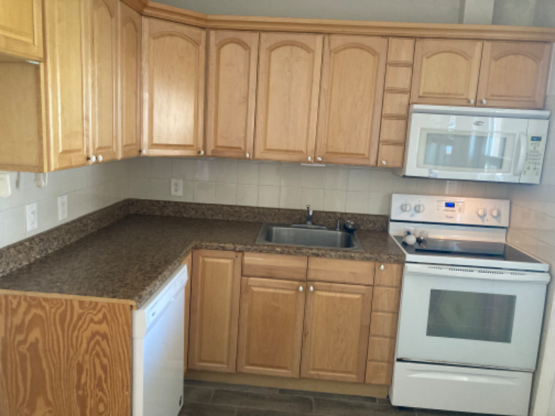 1321 Se 2nd St #1 - Photo 3 of 12