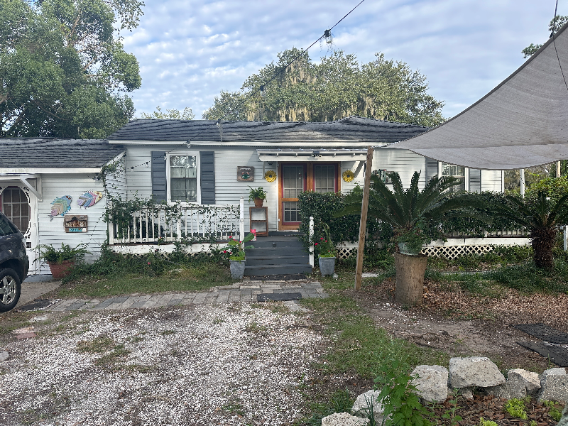 923 La Chere St - Photo 2 of 8