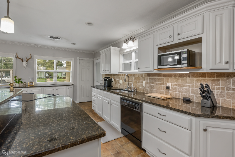 3727 Greenway Pl - Photo 5 of 28