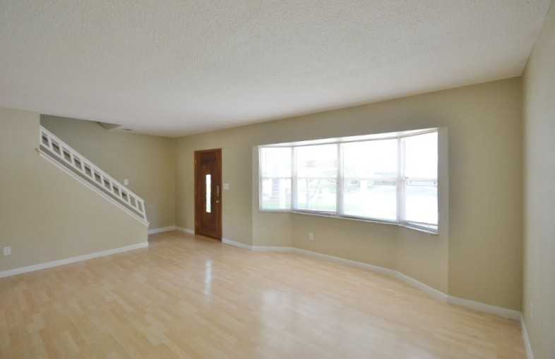 12384 Monarch Cir - Photo 2 of 15