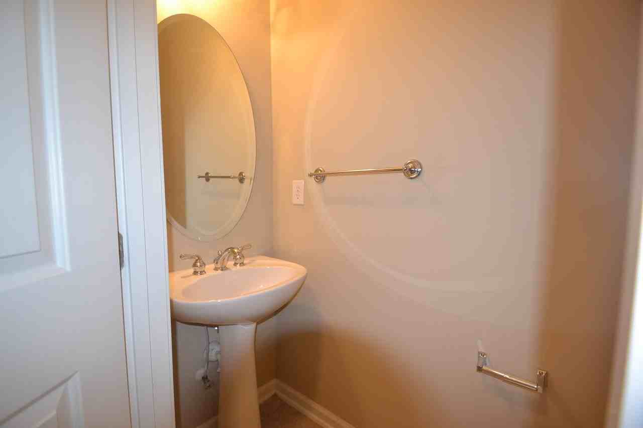 14535 Greenpoint Ln - Photo 2 of 10