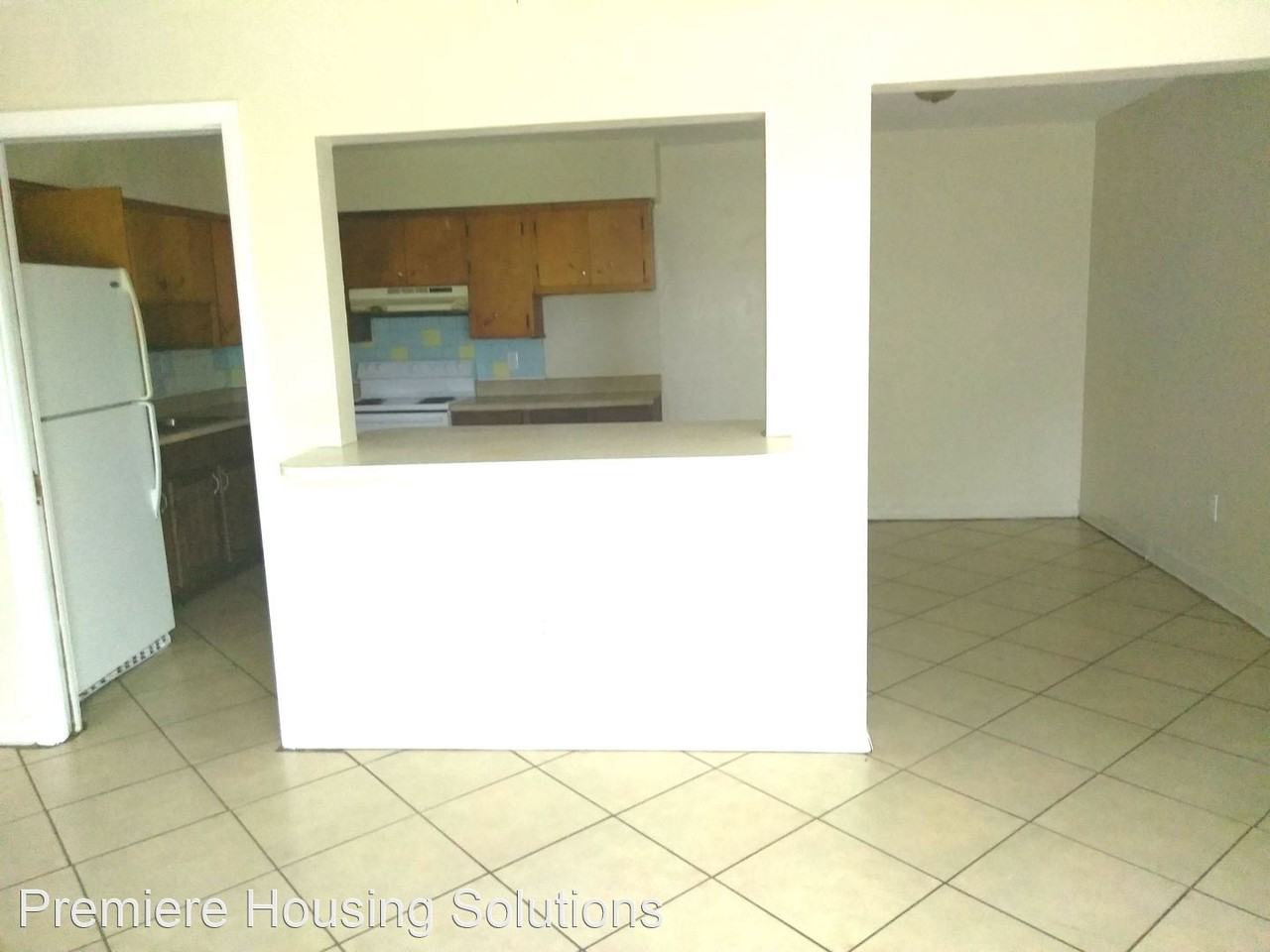 925 W 12th St - Photo 2 of 4