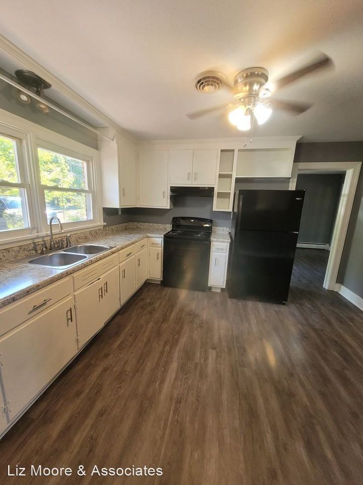 11491 Elmont Rd - Photo 3 of 15